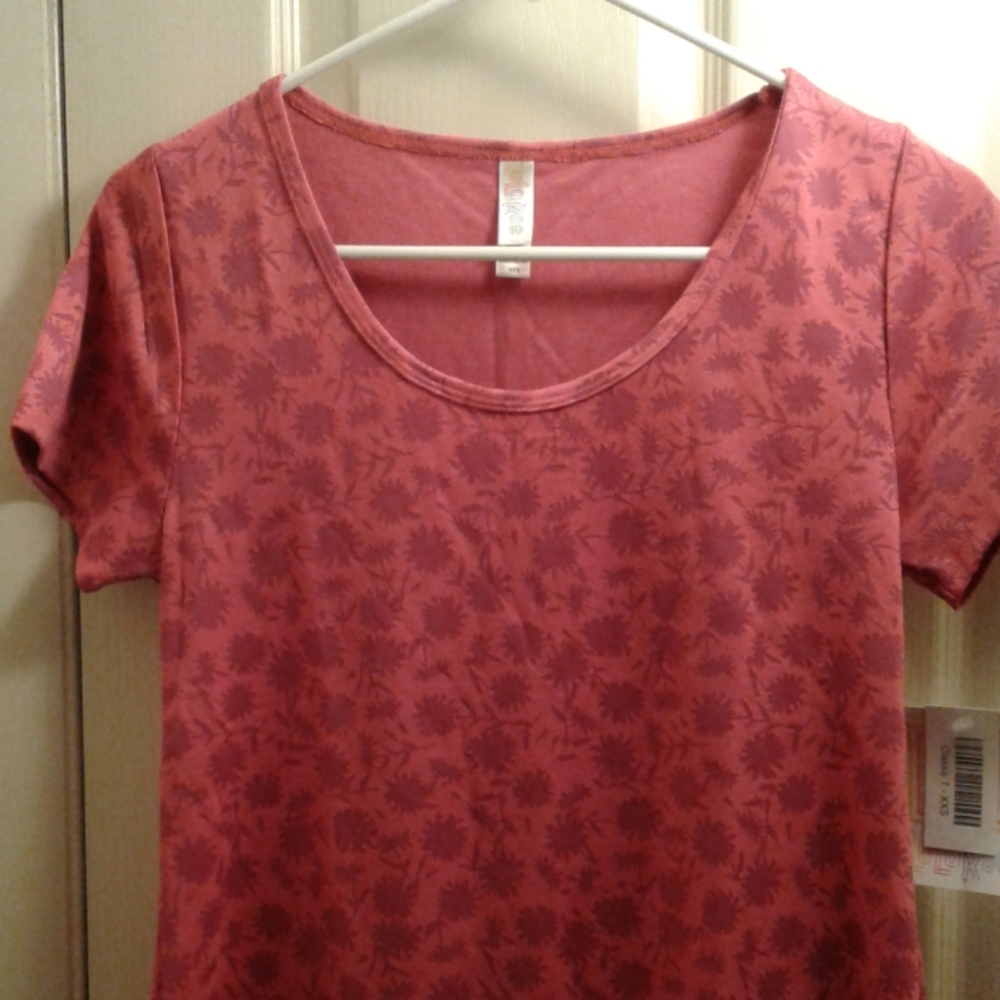 LulaRoe "Classic T"